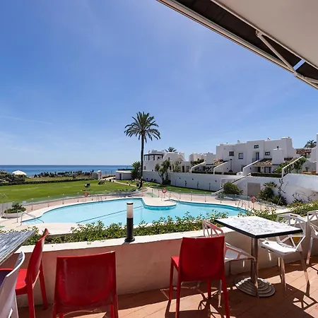Beachfront Townhouse By The Sea @ Villacana Playa! 公寓 埃斯特波纳